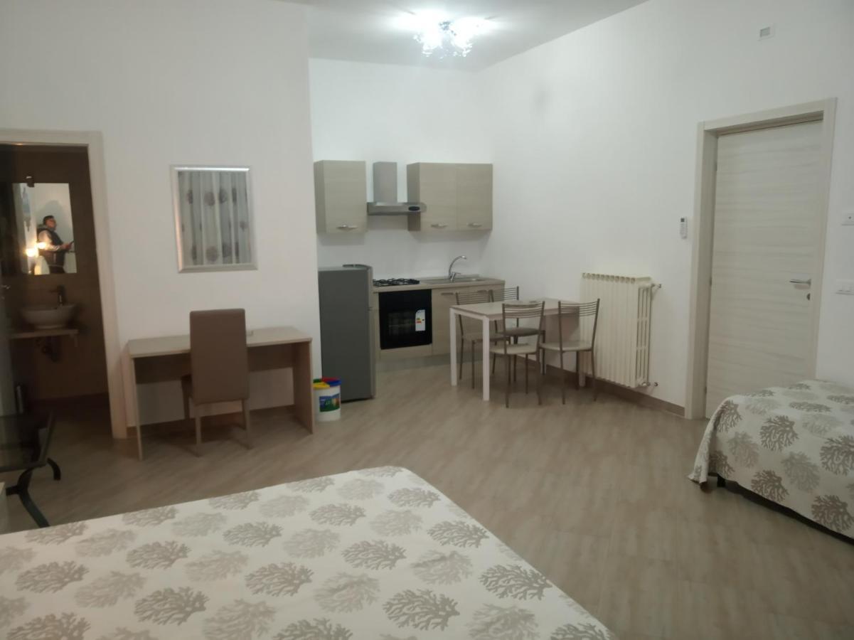 Mediterranea Guest House Porto Cesareo Bagian luar foto